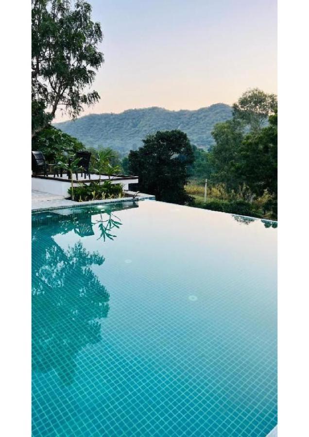 Lake City Villa Udaipur Bagian luar foto